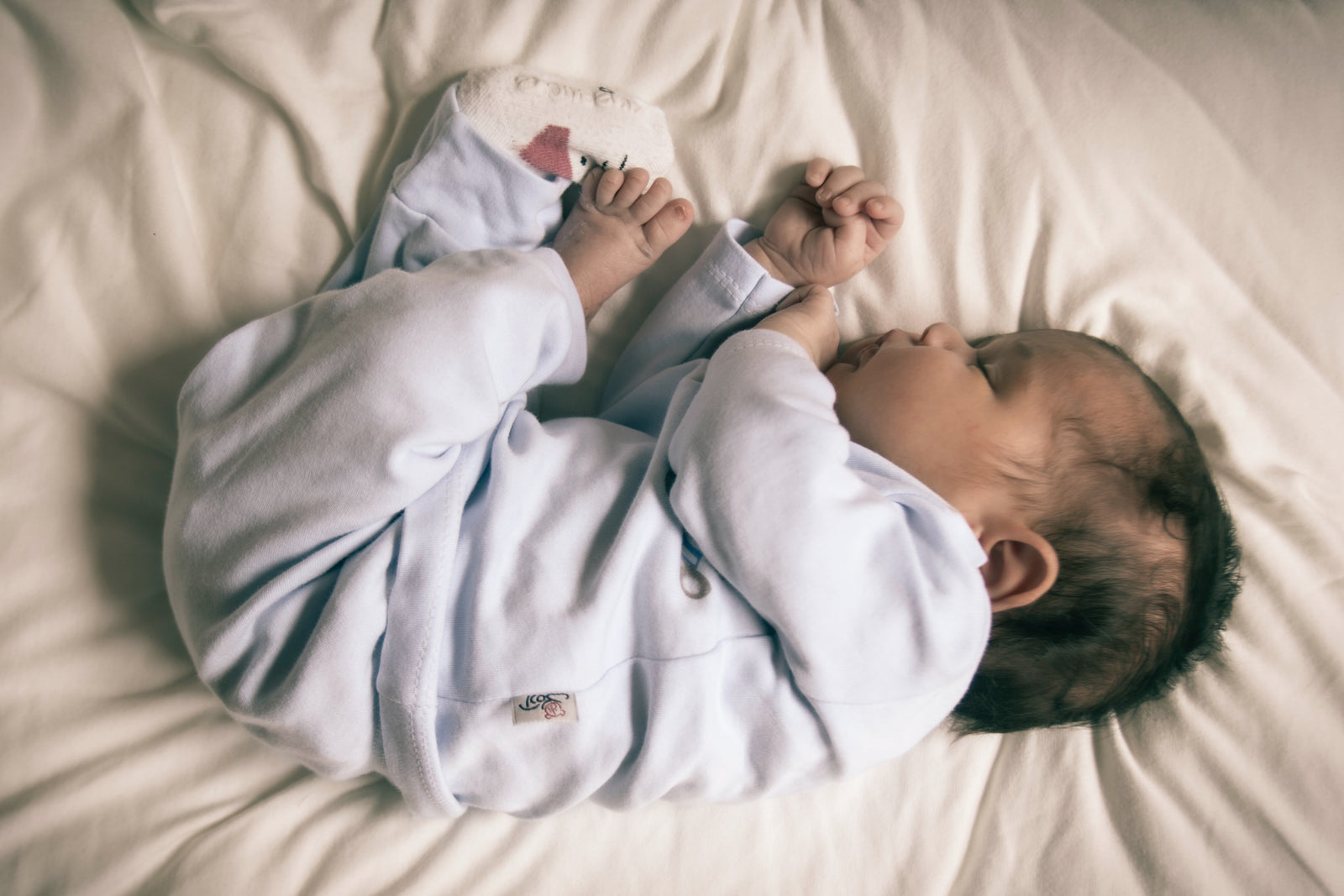 Breastsleeping - The Interconnection between Breastfeeding and Co-sleeping